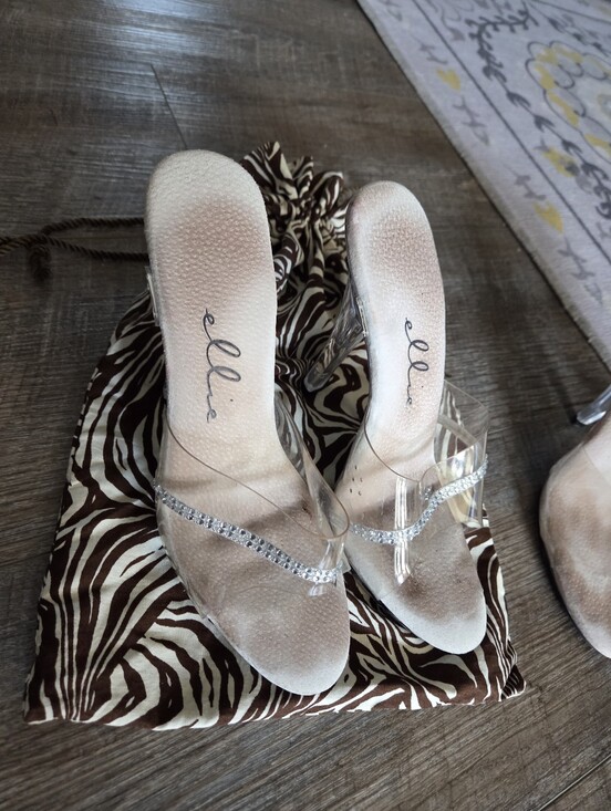 Ellie Shoes - ELLIE HEELS 3 INCH USED A FEW TIMES ON THE Arnold Classic Stage!